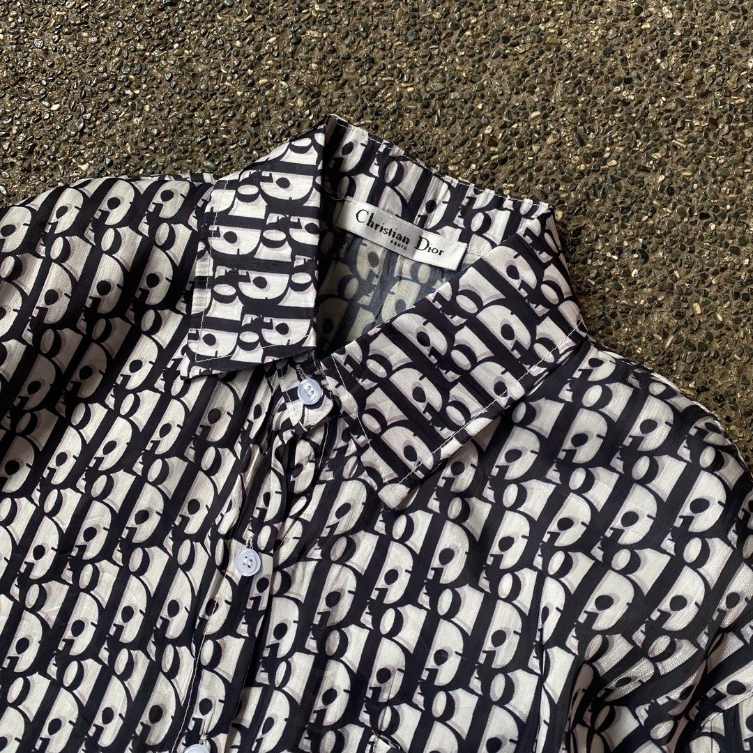💫Christian Dior Monogram Long-sleeve Silk Top (Category: Longsleeves) located in Manila. Submitted by yourdaily_obsessions (Listing ID 1470658404, Image 3). Description: Item: Christian Dior •Size: M-L •Measurements: Bust 36 Width 22” Length 30” •As new!💯 - Notes before making an offer❗️ •Photos are provided for self authentication. •Bogus/irresponsible buyer auto blocked •Check details first, to see minimal flaw/issue if any. •Payment First. N
