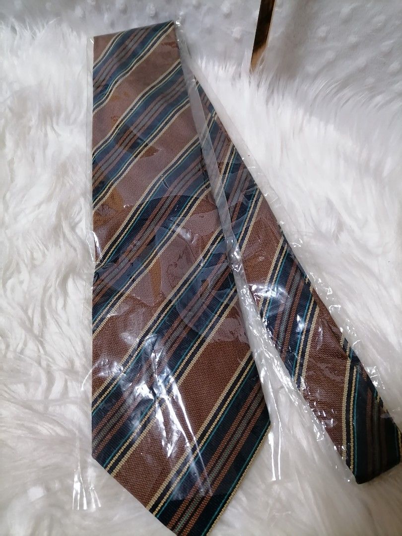 Christian Dior Necktie (Category: Ties) located in Butuan. Submitted by az-branded.items (Listing ID 1470617943, Image 1). Description: Widest part 3.5" Brand new & authentic From Japan.