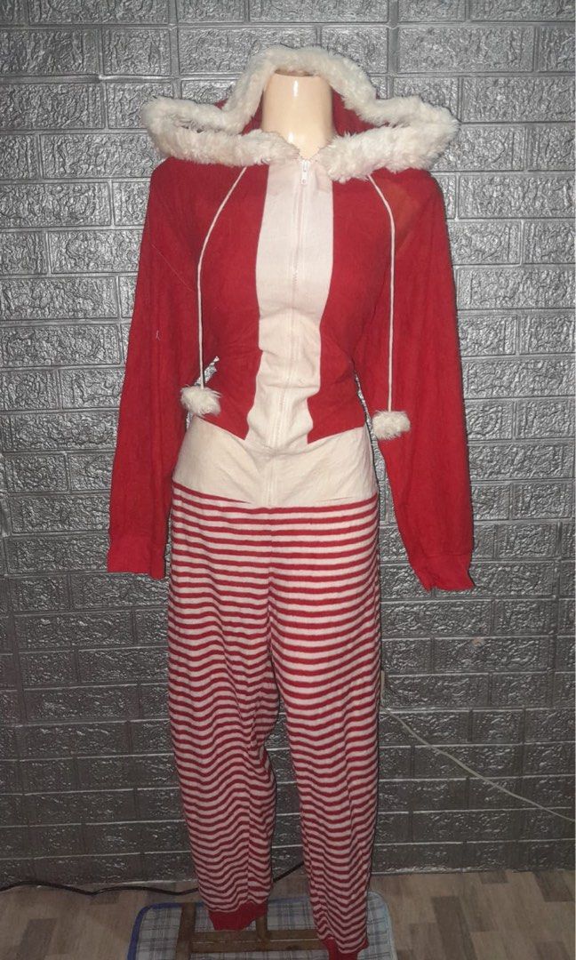 Christmas Costume (Category: Coats, Jackets and Outerwear) located in Pasig City. Submitted by swapwithme (Listing ID 1470728245, Image 1). Description: 9/10 condition For adult S-M .