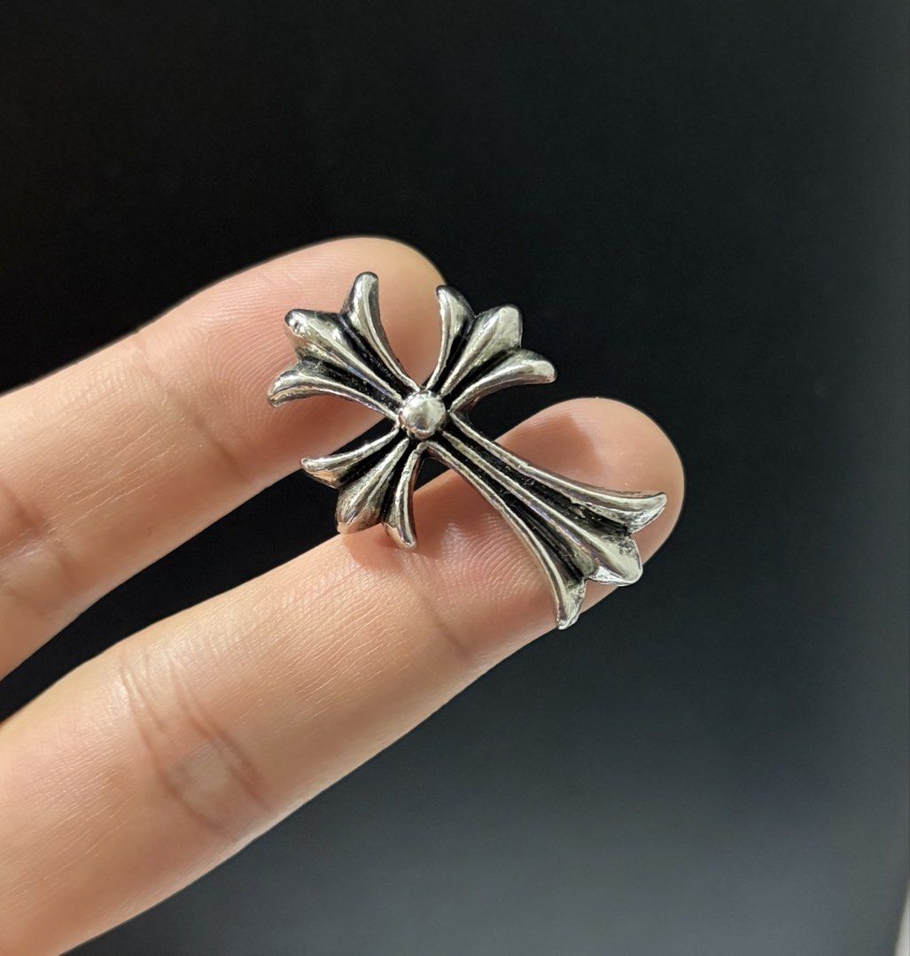 Chrome Hearts Cross Pendant (Category: Necklaces) located in Quezon City. Submitted by WasalakTwo (Listing ID 1470660242, Image 2). Description: Bought in Japan As is where is Open for delivery nationwide.