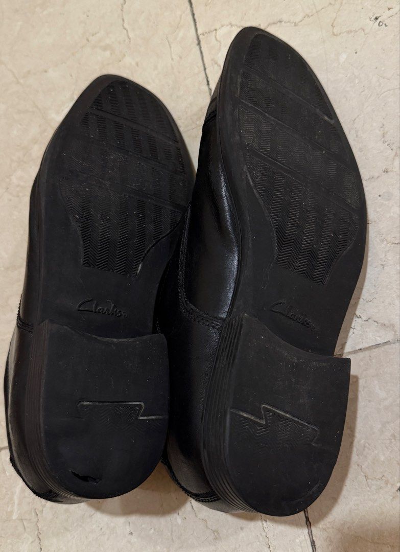 Clark’s leather shoes black (Category: Dress Shoes) located in San Juan City. Submitted by teas_atbp (Listing ID 1470636776, Image 3). Description: .