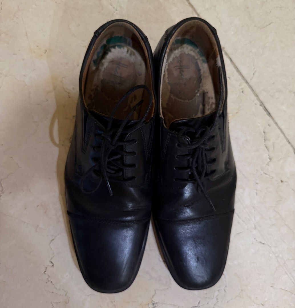Clark’s leather shoes black (Category: Dress Shoes) located in San Juan City. Submitted by teas_atbp (Listing ID 1470636776, Image 2). Description: .