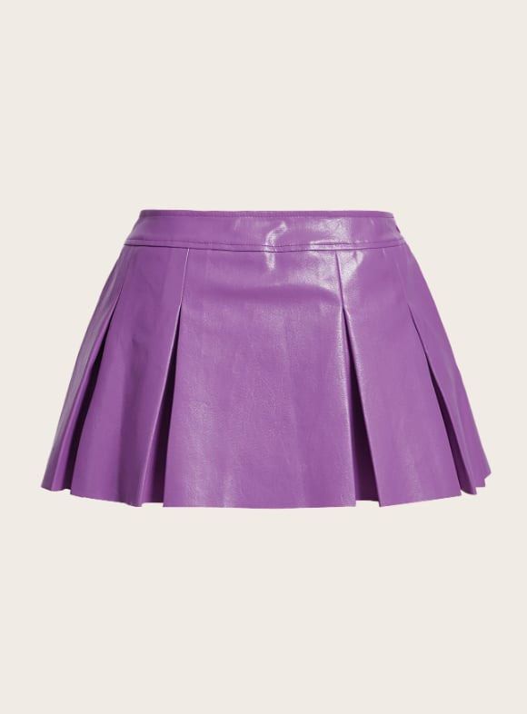 Clawdeen Wolf Monster High Halloween Costume Set (Category: Sets or Coordinates) located in Manila. Submitted by ayii679 (Listing ID 1470647701, Image 3). Description: used only once size: xs ‼️hoodie not included‼️ inclusions: - purple skirt - top - belt - choker .