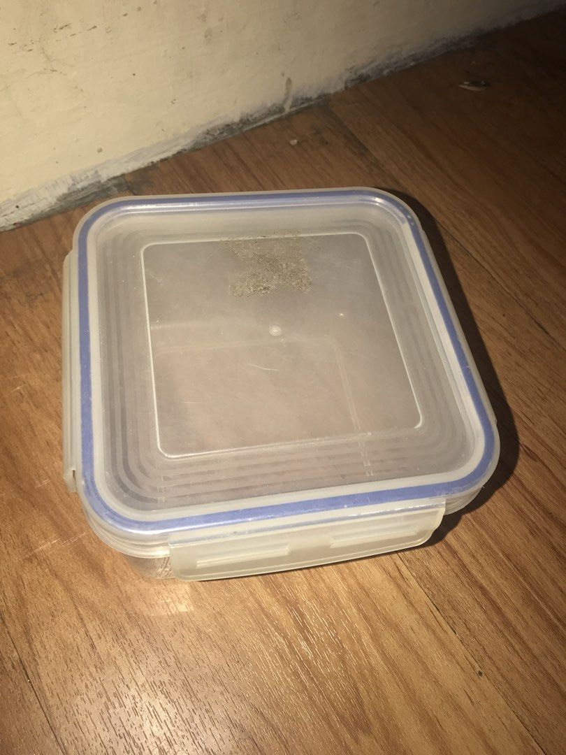 Keyway Clear plastic food storage container with blue seal (Category: Food Organization & Storage) located in Pasig City. Submitted by papotzy (Listing ID 1470599768, Image 1). Description: - Type: Square plastic container for meal prep or pantry organization - Size: Standard medium - Features: Transparent body, blue silicone seal ring, and 4-sided secure locking lid - Material: Durable plastic - Condition: Good and sturdy, but the top of the lid