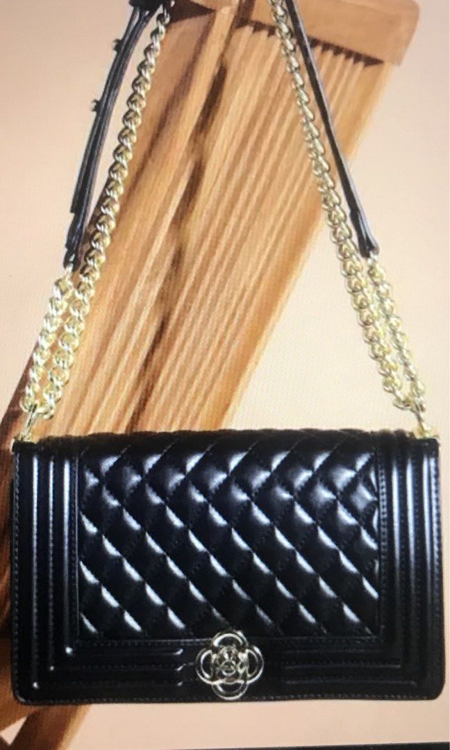 CLN Brainy Crossbody / sling Bag. (Category: Shoulder Bags) located in Manila. Submitted by freecat.21c0ee (Listing ID 1470659558, Image 3). Description: CLN Brainy Crossbody /Sling Bag. I bought it and only used it once so it looks new. beautiful bag👒👠💃🏼☺️.