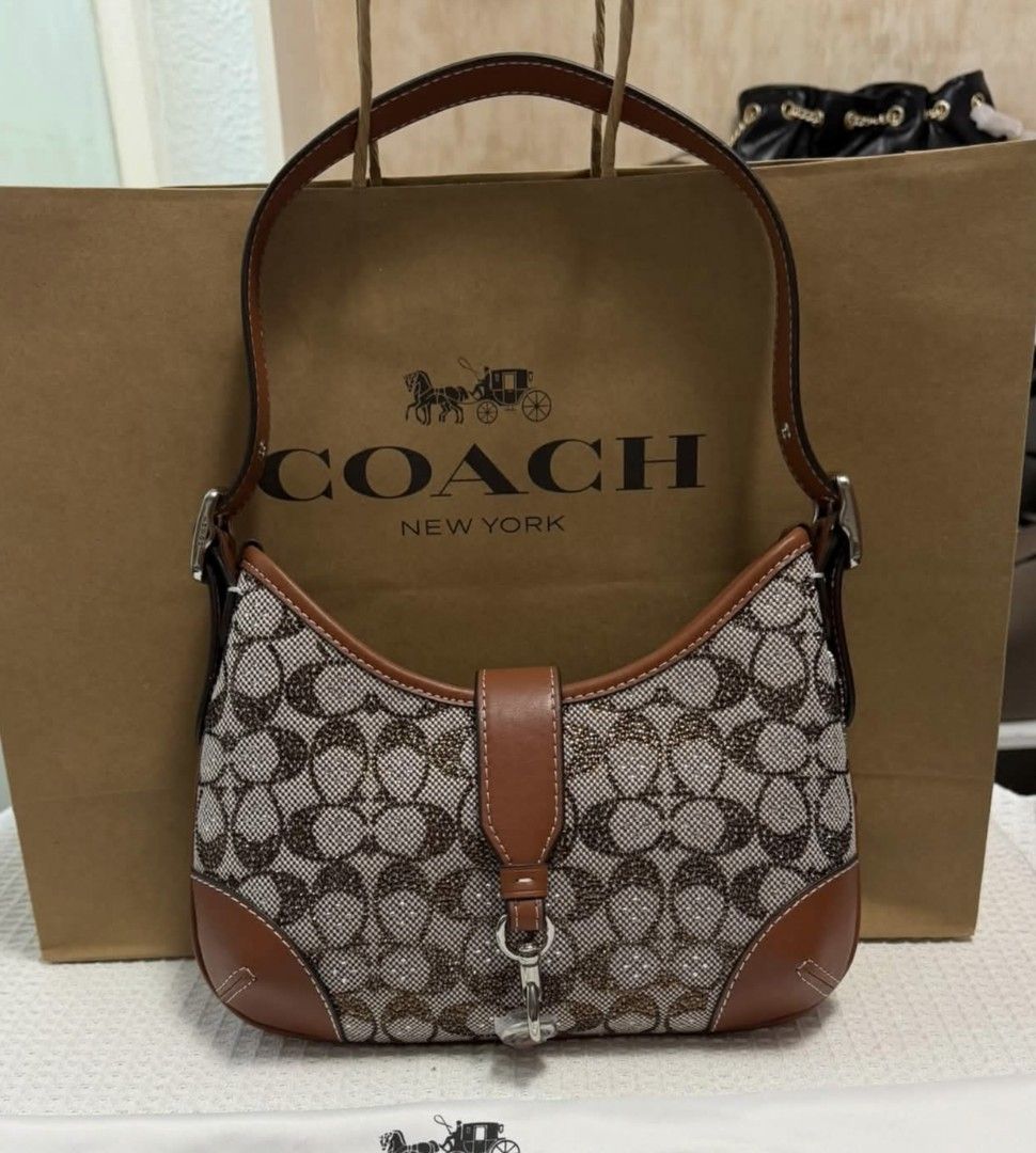 Coach Hamptons Crystal Hobo Shoulder Bag (Category: Shoulder Bags) located in Manila. Submitted by msddirectfactoryoutlet (Listing ID 1470590859, Image 1). Description: US Grade 100%.