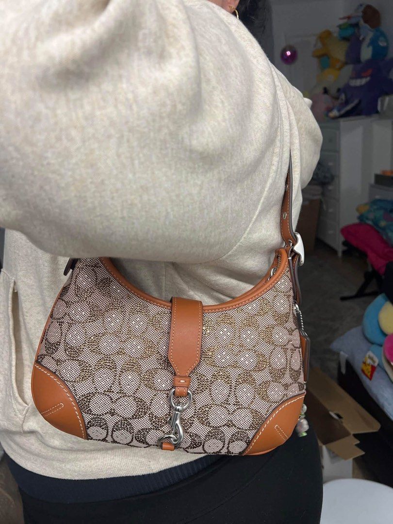 Coach Hamptons Crystals (Category: Shoulder Bags) located in Binan City. Submitted by pinkykeenshop (Listing ID 1470740476, Image 1). Description: .
