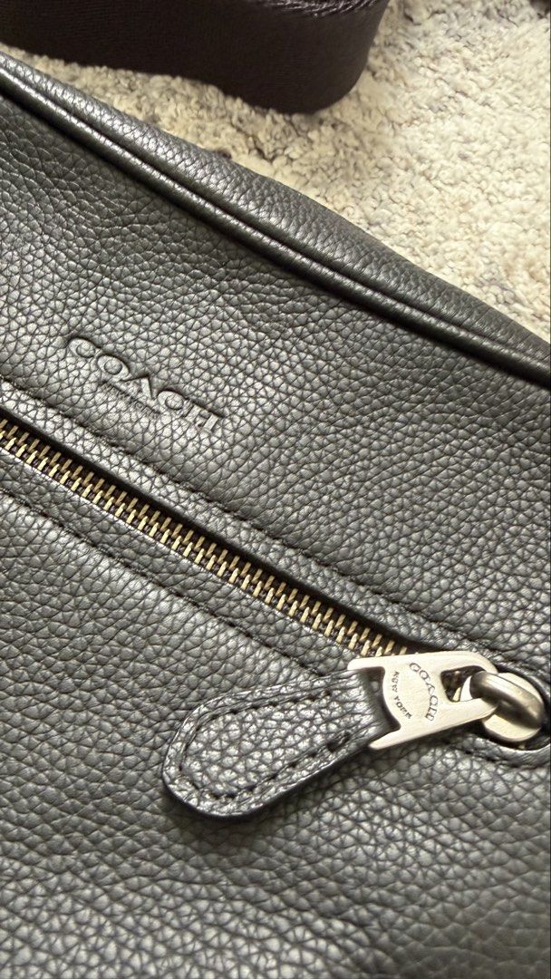 Coach Houston Flight Bag (Category: Luxury Bags & Wallets) located in Pasig City. Submitted by byz94 (Listing ID 1470578387, Image 2). Description: Guaranteed authentic.