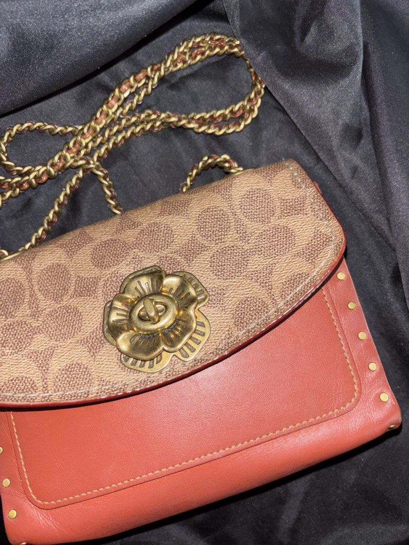 COACH PARKER 18 SHOULDER BAG (Category: Luxury Bags & Wallets) located in Tuguegarao City. Submitted by mdeniseeug (Listing ID 1470624223, Image 2). Description: no rubs issue: rubber lining .