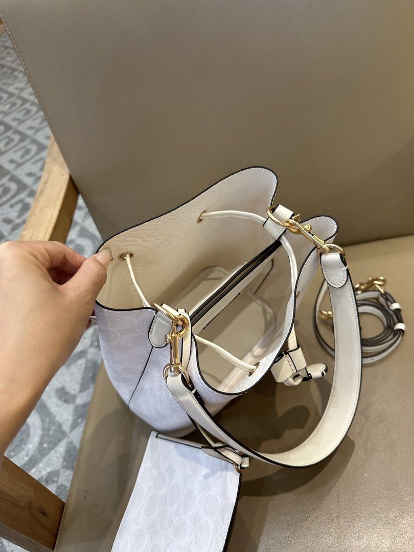 Coach Rowan Bucket Crossbody Bag, Women's Fashion, Bags & Wallets ...