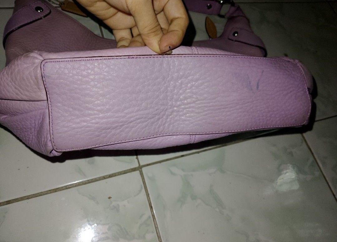 Coach shoulder bag (Category: Everything Else Others) located in Manila. Submitted by caaths_collection (Listing ID 1470602383, Image 3). Description: As is what you see its what you get .