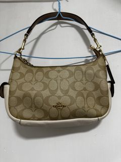 （分類：）位於 。 由 hishopaholic_ 提交（商品編號 1470717357，圖片 1）。簡介： 。