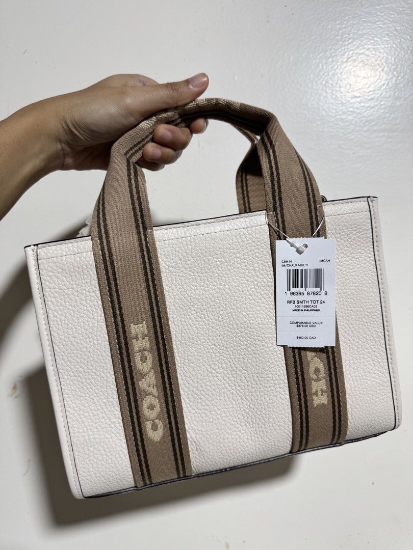 Coach Smith Tote 24 (Category: Cross-body Bags) located in Legazpi City. Submitted by marthascollection19 (Listing ID 1470582718, Image 2). Description: 1pc available onhand.