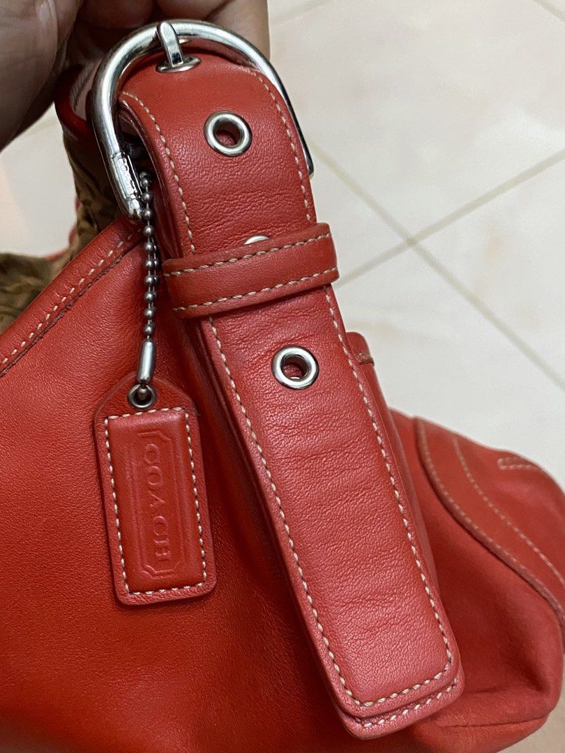 Coach Soho (Category: Luxury Bags & Wallets) located in San Mateo. Submitted by kluxuryy (Listing ID 1470570888, Image 3). Description: OFFER YOUR PRICE NEGOTIABLE.