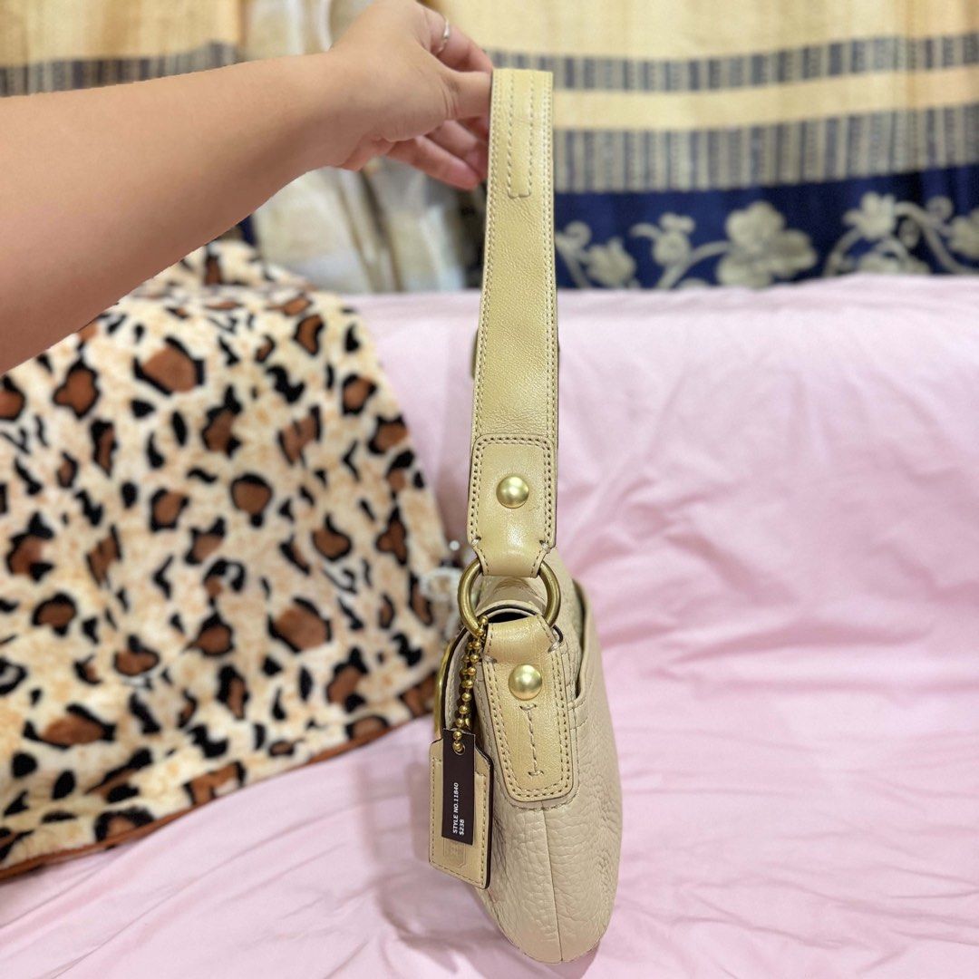 Coach Soho (Category: Shoulder Bags) located in Baguio. Submitted by dsabelg (Listing ID 1470638536, Image 3). Description: .
