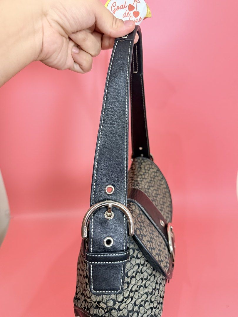 Coach Soho Medium Black (Category: Shoulder Bags) located in Dasmarinas. Submitted by goaldeluxe (Listing ID 1470567275, Image 2). Description: Excellent condition.