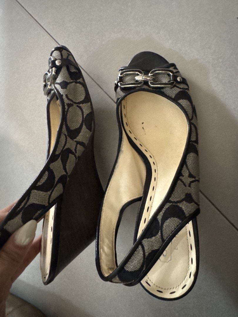 Coach US 8 1/2 (Category: Wedges) located in Las Pinas. Submitted by kwenbeh (Listing ID 1470614471, Image 1). Description: .