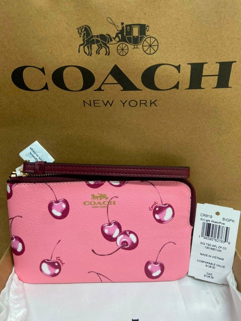 Coach wristlet wallet (Category: Wallets & Card holders) located in Manila. Submitted by k2collection.mnl (Listing ID 1470726909, Image 3). Description: 💜 SIGNATURE WRISTLET — COMPLETE INCLUSIONS 💜 ✨ Stylish and classy, perfect for everyday use or gifting! 🎁 COMPLETE INCLUSIONS: ✔️ Wristlet wallet ✔️ Wrist strap ✔️ Hang tag ✔️ Dust bag ✔️ Box packaging.