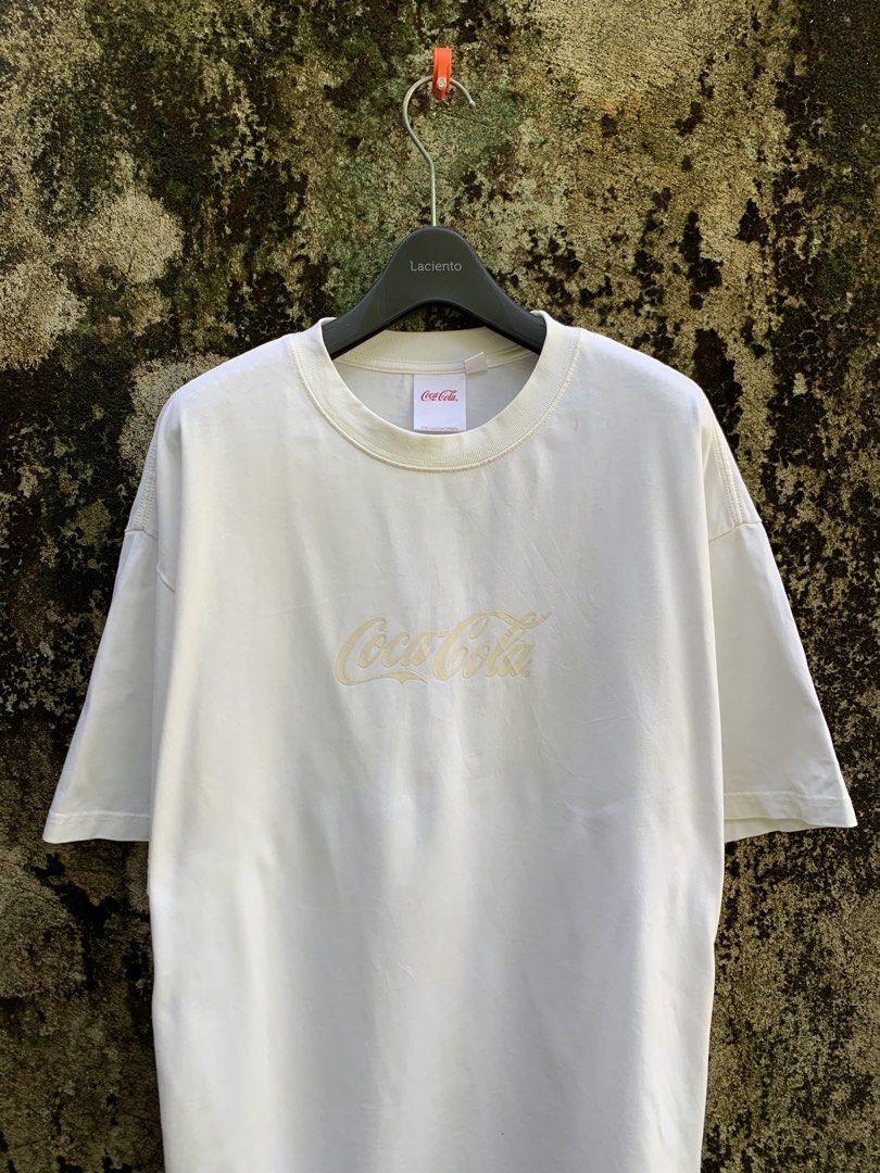 Coca-cola Shirt for Men (Category: Tshirts & Polo Shirts ) located in Dalaguete. Submitted by offrack.ph (Listing ID 1470558017, Image 3). Description: ❗️FOR SALE Coca-cola Shirt for Men SIZE MEDIUM ON TAG LENGTH 28.5 WIDTH 22 COLOR RATE 9.5/10 EXCELLENT CONDITION CAN SHIP VIA J&T✈️ 📩.