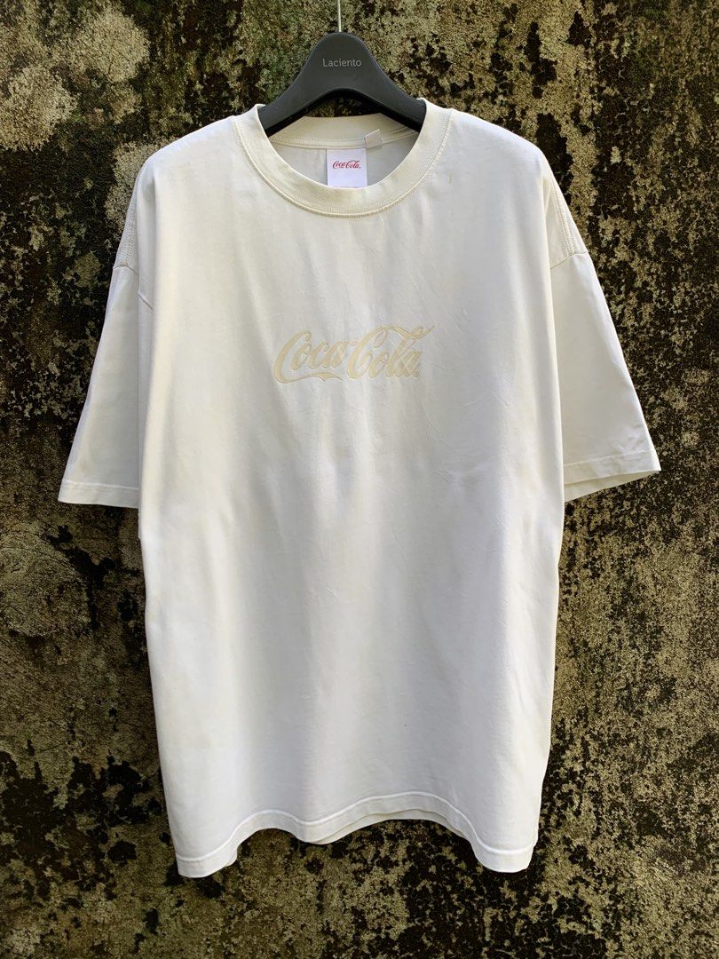 Coca-cola Shirt for Men (Category: Tshirts & Polo Shirts ) located in Dalaguete. Submitted by offrack.ph (Listing ID 1470558017, Image 2). Description: ❗️FOR SALE Coca-cola Shirt for Men SIZE MEDIUM ON TAG LENGTH 28.5 WIDTH 22 COLOR RATE 9.5/10 EXCELLENT CONDITION CAN SHIP VIA J&T✈️ 📩.