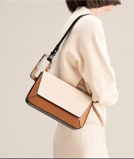 (Category: ) located in . Submitted by lfboutique (Listing ID 1470742380, Image 1). Description: .