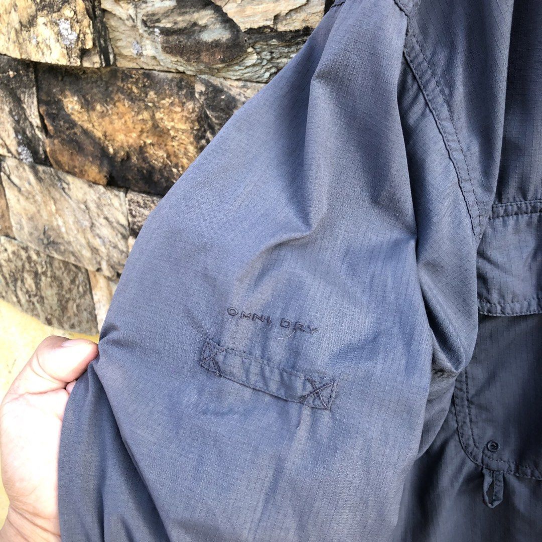 Columbia GRT Polo Longsleeve (Category: Activewear) located in General Trias. Submitted by ivots (Listing ID 1470695652, Image 3). Description: M on Tag Width 23 Length 29 No Issue Excellent Condition (as new).
