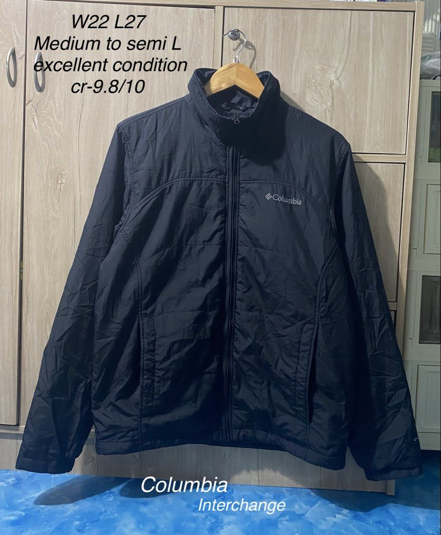 Columbia insulated/lightweight puffer jacket (Category: Coats, Jackets and Outerwear) located in Binan City. Submitted by rnj_affordable (Listing ID 1470728037, Image 1). Description: no issue bukod sa cut ang washtag.