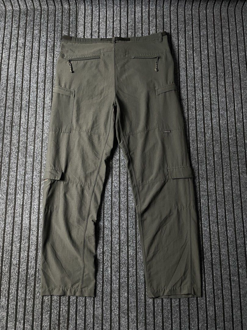 Columbia Titanium - Geared Utility Cargo Pants (Category: Activewear) located in Puerto Princesa. Submitted by palawan.swagdealer (Listing ID 1470710189, Image 3). Description: Condition: Good - Very good No major flaws Measurements/Dimention: -Waist: 36 -Length: 44 -Thigh: 13 -Leg Openning/Hem: 8.5.