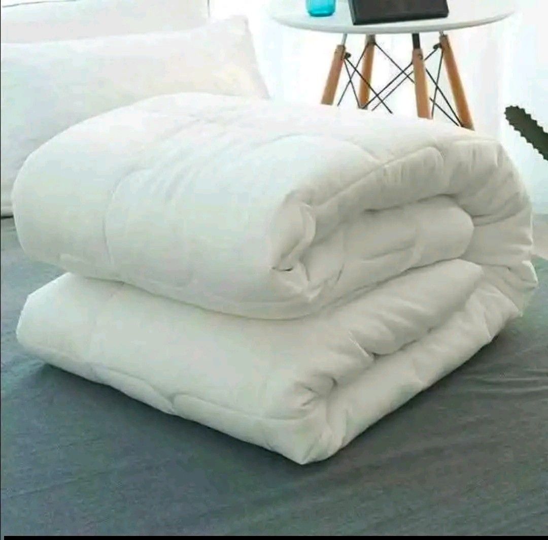 Comforter white (Category: Bedding & Towels) located in Manila. Submitted by saguittarian06 (Listing ID 1470706917, Image 2). Description: ‼️NEW STOCK‼️ 🔥COMFORTER WHITE🔥 ✅GOOD QUALITY 💯 ✅MAKAPAL 💖QUEEN SIZE 💖Size;180"x200cm 💸RS:700 each💸 💖KING SIZE 💖Size:200"x230cm 💸Rs:750 each💸.