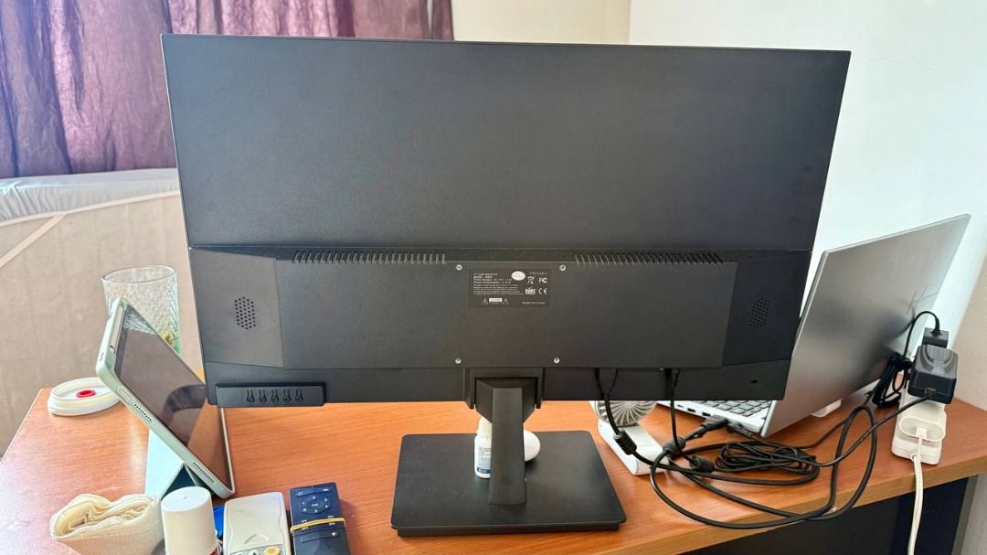 Computer Monitor with Stand and Power Cables, Computers & Tech, Parts ...