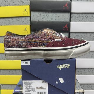 (Category: ) located in . Submitted by pickplanet_sneaker_shirt (Listing ID 1470733284, Image 1). Description: .