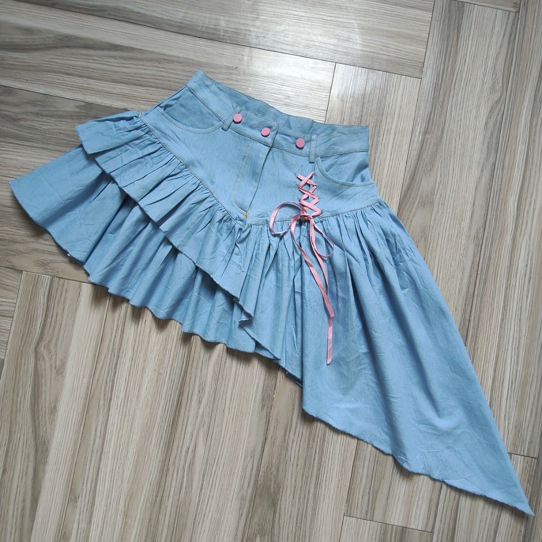 Coquette skirt (Category: Skirts) located in Orani. Submitted by pichie.salvador (Listing ID 1470579829, Image 1). Description: ♡ 𝑷𝒓𝒊𝒄𝒆: ₱129 ♡ 𝑾𝒂𝒊𝒔𝒕𝒍𝒊𝒏𝒆: 26" ♡ 𝑳𝒆𝒏𝒈𝒕𝒉: 14.5" & 28" review all photos before claiming. 💳 𝑷𝒂𝒚𝒎𝒆𝒏𝒕 𝒇𝒊𝒓𝒔𝒕 𝒗𝒊𝒂 𝑮𝑪𝒂𝒔𝒉 🛒 𝑻𝒊𝒌𝑻𝒐𝒌 𝑪𝒉𝒆𝒄𝒌𝒐𝒖𝒕 𝒐𝒓 𝑫𝒊𝒓𝒆𝒄𝒕 𝑱&𝑻 📦 📍 𝑷𝒊𝒄𝒌𝒖𝒑: Dwellings, Mulawin, Orani, Bataan 🤎 𝑴𝒆𝒆𝒕-𝒖𝒑: Plaza Orani every Monday 𝑯𝒂𝒑𝒑𝒚 𝒕