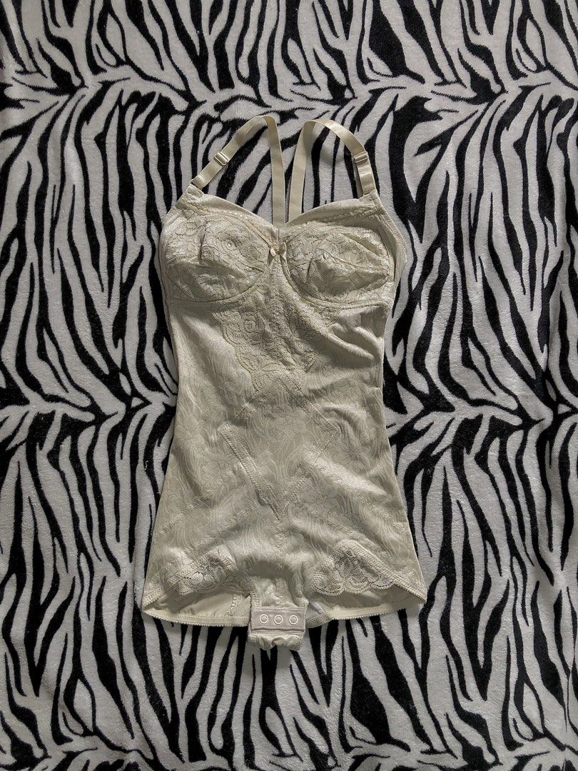 Corset Bodysuit (Category: Others Tops) located in Muntinlupa City. Submitted by ksclocollection (Listing ID 1470574117, Image 1). Description: No bonning size: xs-small.