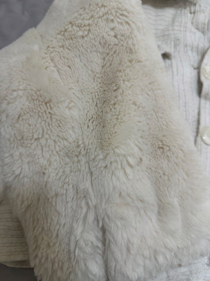 Cream Faux Fur Jacket (Category: Coats, Jackets and Outerwear) located in Pasig City. Submitted by shopmystuff.p (Listing ID 1470740697, Image 3). Description: Color: Cream Super soft Used once for my AU trip Easy to style with any casual outfit Im small in size this can fit up to semi large.