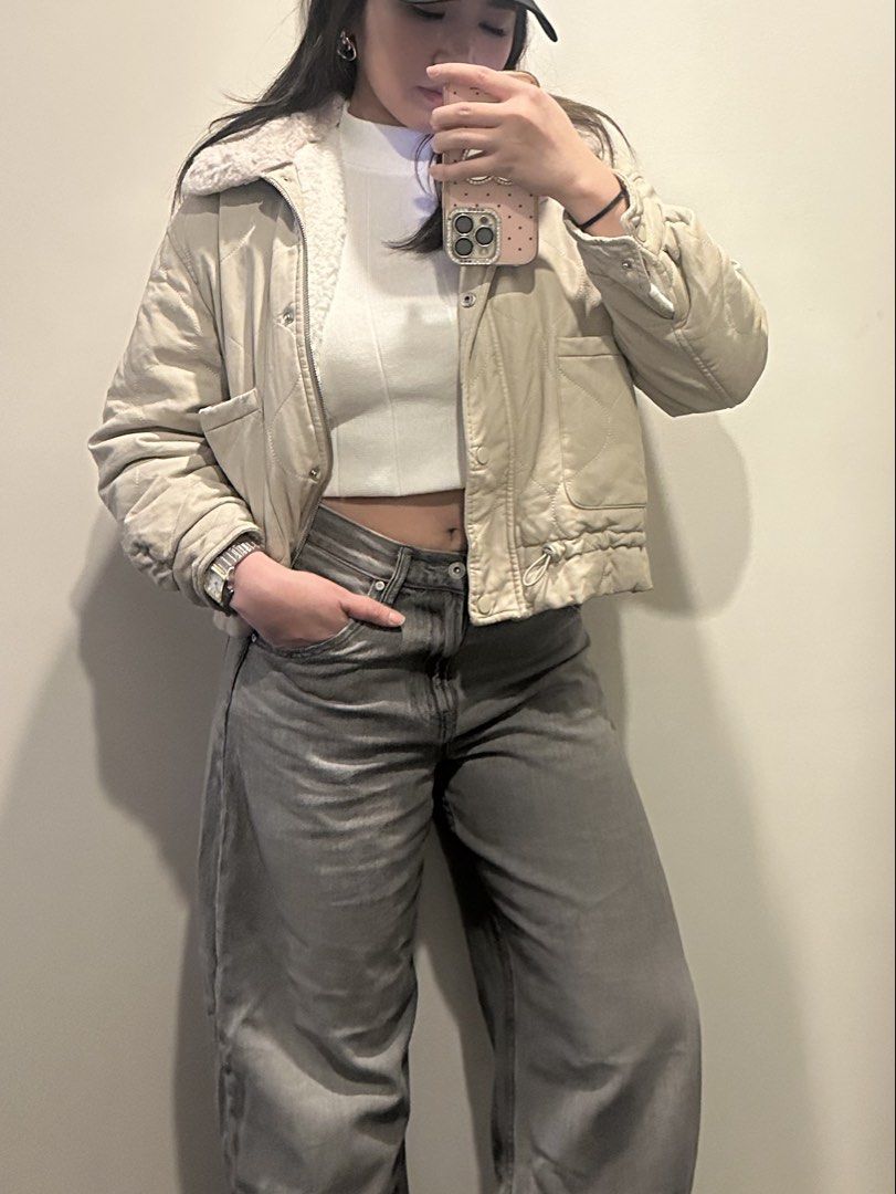 Cream leather Jacket (Category: Coats, Jackets and Outerwear) located in Pasig City. Submitted by shopmystuff.p (Listing ID 1470740927, Image 1). Description: Cream Cropped leather jacket with a quilted pattern Soft fleece lining for extra warmth Collar Fluffy shearling collar Used once for my AU trip.