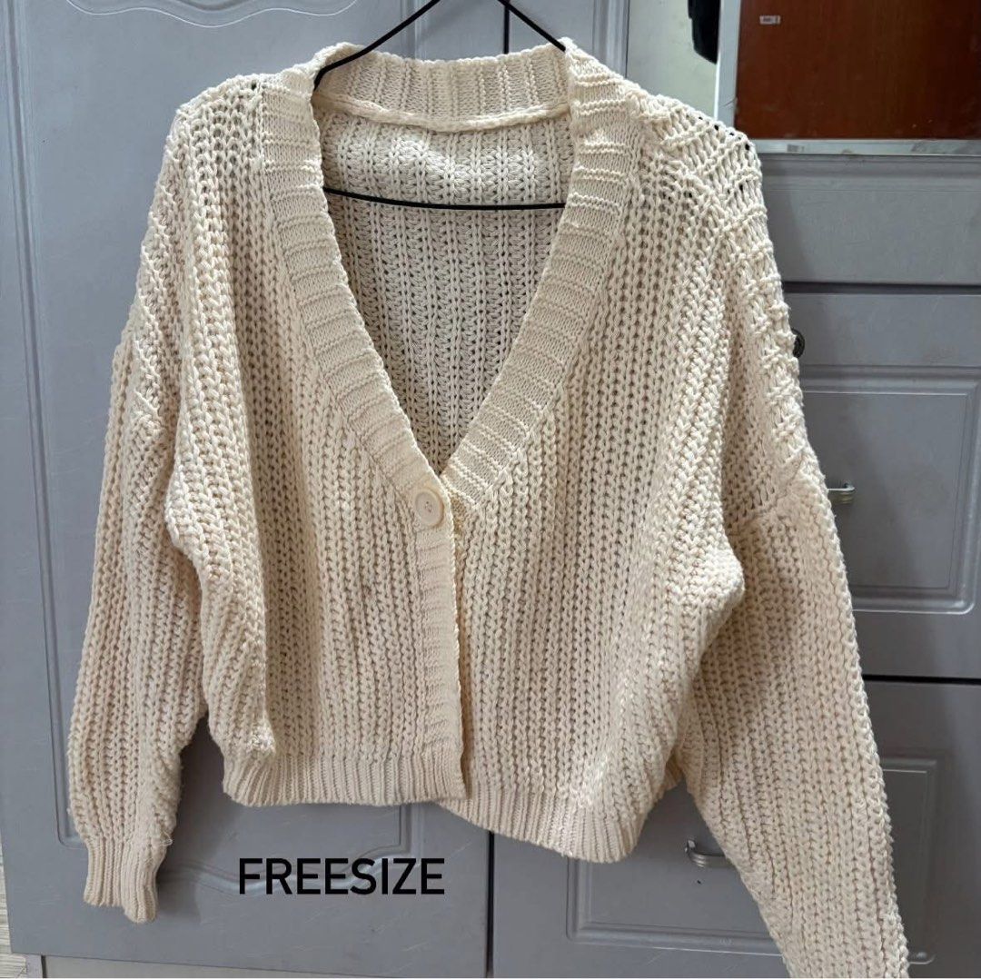 Crochet Cream Oversize Cardigan (Category: Coats, Jackets and Outerwear) located in Binan City. Submitted by mypreloved_haul (Listing ID 1470581406, Image 2). Description: .