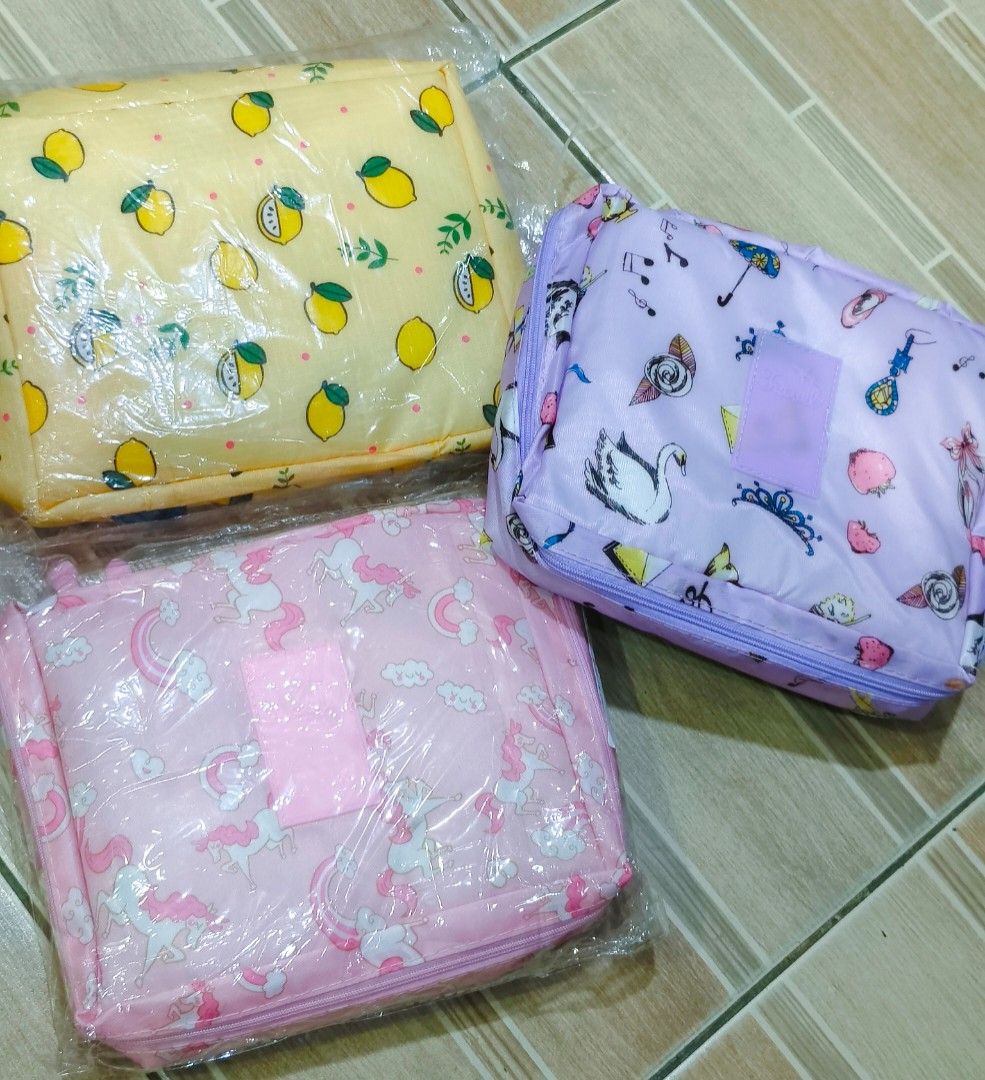 Crochet Set for Beginners (Category: Other Stationery & Craft) located in Quezon City. Submitted by odiecs (Listing ID 1470653720, Image 1). Description: Crochet set with bag designed for beginners Other bag colors available Loc: QC.