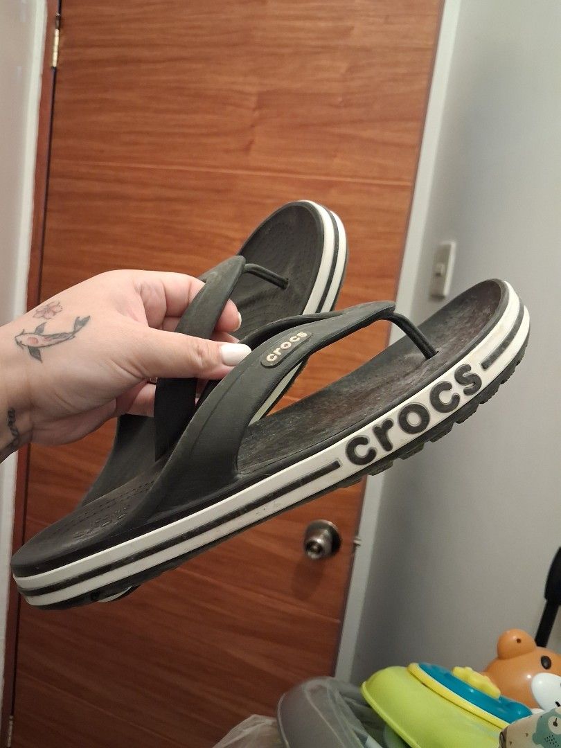 CROCS SLIPPERS M8 W10 (Category: Slippers & Slides) located in Binan City. Submitted by chloedvoutletshoppe (Listing ID 1470581791, Image 2). Description: ✔️ All items are 100% authentic ✔️ Money-back guarantee for authenticity 💳 Mode of Payment (MOP): • GCash • Bank Transfer 📦 Shipping Fee (SF): • Via LBC / Lalamove • Shouldered by buyer 🚫 All sales are final • No return, no exchange • Exceptions apply only for items with proven damage 🔍 Res