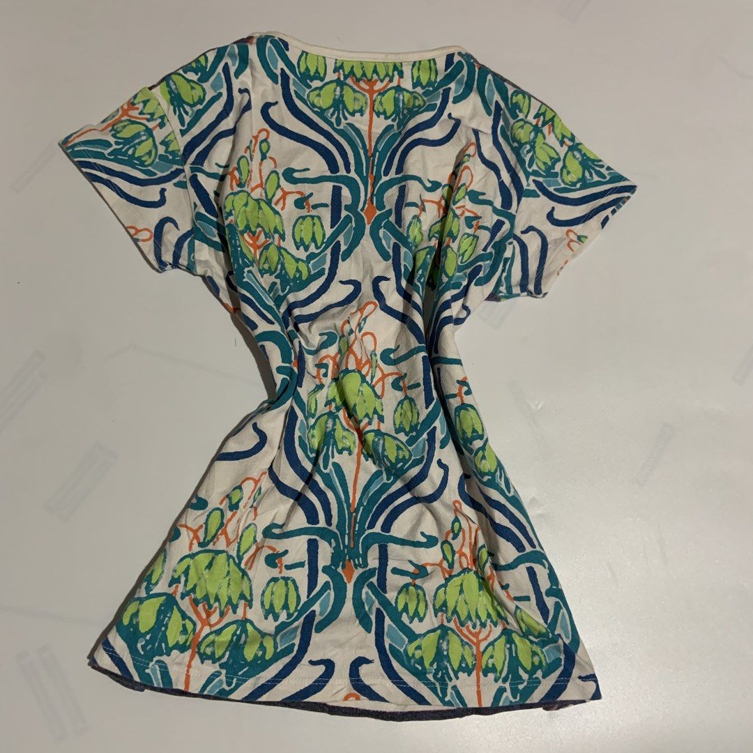 Custo Barcelona (Category: Shirts) located in Carmen. Submitted by piziepixie (Listing ID 1470568193, Image 2). Description: .