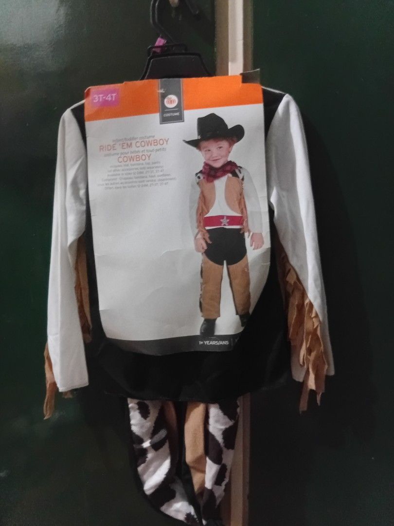 Custome Cowboy (Category: Babies & Kids Fashion) located in Quezon City. Submitted by lynoux (Listing ID 1470561873, Image 2). Description: Cowboy Custome Includes Hat,Bandana, top, and pants. age 3 to 4 years old. .