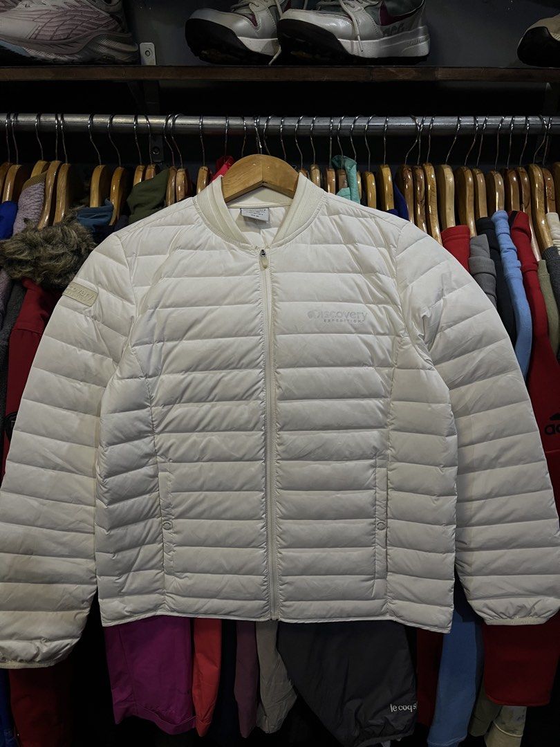 D I S C O V E R Y Lightweight Goose Down Puffer Jacket (Category: Coats, Jackets and Outerwear) located in Baliuag. Submitted by TOCThrift (Listing ID 1470706637, Image 1). Description: D I S C O V E R Y Lightweight Goose Down Puffer Jacket Size 90 on tag (Small) 18 width x 22 Length S-M womens fit Small mens Off white color Good as new No issue 1380 + SF Baliwag, Bulacan.