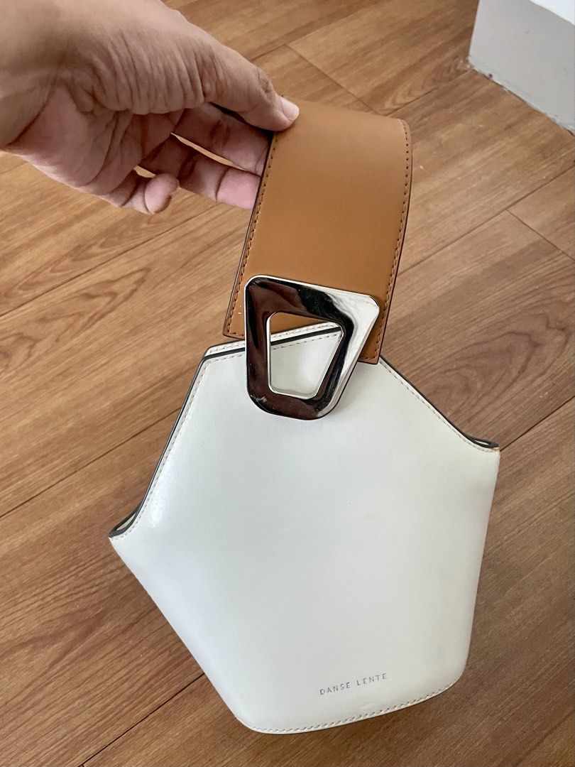 Danse Lente Johnny Bag White Tan (Category: Luxury Bags & Wallets) located in Silang. Submitted by jem24 (Listing ID 1470608081, Image 3). Description: Bought for 25k .