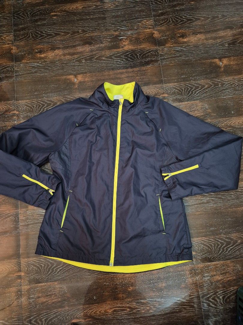 Danskin Windbreaker Jacket (Category: Activewear) located in Santa Cruz. Submitted by deenem (Listing ID 1470585778, Image 2). Description: Like New😍👌 No flaws👌 L on Tag Can fit L-XL Asian (Measurements laid flat in inches) Bust:21 Lenght: 24-25.