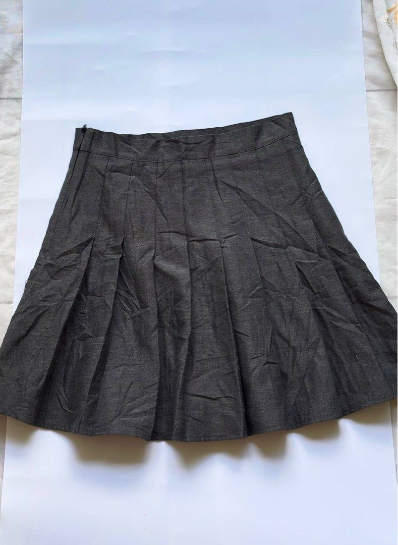 Dark Coquette Gray Pleated Skirt (Category: Skirts) located in Manila. Submitted by petalfinds_ (Listing ID 1470645496, Image 1). Description: ˚⊱🪷⊰˚ dark coquette gray pleated skirt ౨ৎ 𝐛𝐫𝐚𝐧𝐝: shang pin ౨ৎ 𝐬𝐢𝐳𝐞: 24-25 wl | 15" length 🫧⋆｡˚ 𝐝𝐞𝐭𝐚𝐢𝐥𝐬: ANG GANDAAAA! hindi lang plantsa to huhu pero super qualityy! no issue! 💞 ─── ⋆⋅☆⋅⋆ ── 「 ✦ 𝐍𝐎 𝐂𝐎𝐃𝐄, 𝐈𝐍𝐕𝐀𝐋𝐈𝐃 𝐌𝐈𝐍𝐄 ✦ 」 𝓹𝓻𝓲𝓬𝓮: 159 𝓬𝓸𝓭𝓮: pebble.