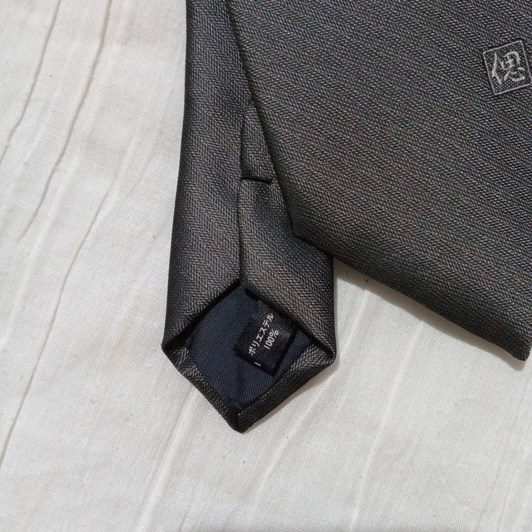 Dark Gray Necktie (Category: Ties) located in Caloocan City. Submitted by appleblossoms07 (Listing ID 1470574608, Image 2). Description: Lenght : 56 inches or 142 cms Width: 3.5 inches or 9 cms.