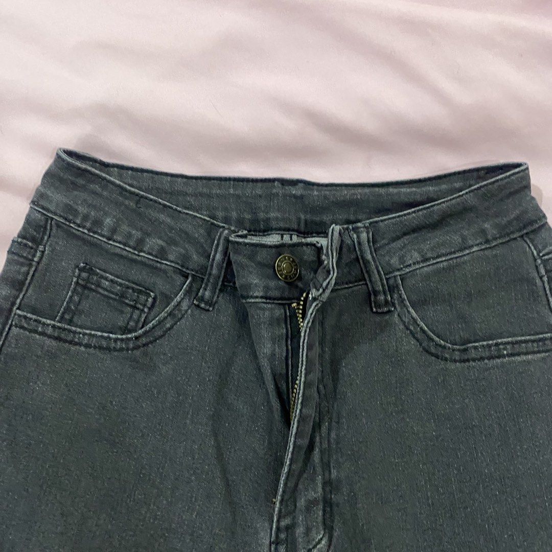 Dark Grey Flared Jeans Denim Pants (Category: Jeans) located in Pasay City. Submitted by thrift_from_me (Listing ID 1470557985, Image 1). Description: - Fits 26-29 waist - Altered for 5’1-5’3 height - Color: Dark Grey - Cut: Flared - Rise: High-waisted - Closure: Front button and zipper fly - Pockets: Standard front pockets - Material: Slight stretch for comfort - Style: Casual wear.