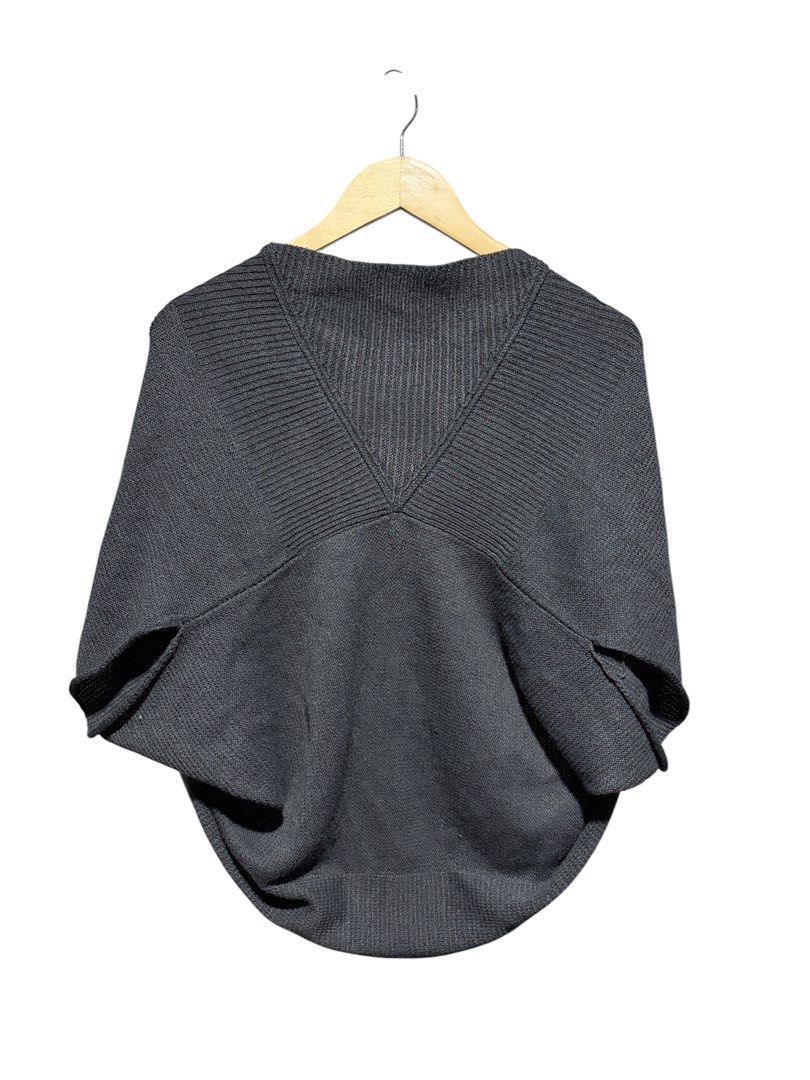 Dark Grey Knit Open Front Cardigan Batwing Sleeves (Category: Coats, Jackets and Outerwear) located in Cavite. Submitted by grandearth.39df3f (Listing ID 1470676373, Image 2). Description: - Color: Dark Grey - Style: Open front with draped shawl collar - Sleeves: Half-length batwing sleeves - Details: Ribbed trim along the back and cuffs - Fit: Loose, relaxed fit with cozy textured fabric - Condition: Great layering piece for cooler weather.