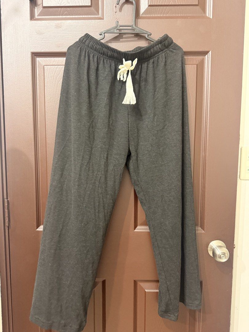 Dark Grey Lounge Pants with Drawstring (Category: Other Bottoms) located in Pasay City. Submitted by annythingz28 (Listing ID 1470666549, Image 1). Description: - Color: Dark Grey - Fit: Relaxed straight leg - Waistband: Elastic with a thick cream drawstring - Material: Super comfortable and soft - Best for: WFH, lounging, or running quick errands - Condition: Brand new / Excellent.