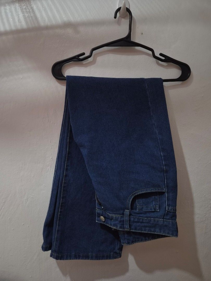 Dark Washed Retro Cross Jeans (Category: Jeans) located in Taguig. Submitted by babiejieun (Listing ID 1470580480, Image 3). Description: Dark washed retro cross jeans • Size - 27 to 28 inches • Full length - 38 inches • Can be mid to high waist Bought from Girl Almighty IG shop RFS: decluttering Location: Taguig City Mode of delivery: J&T or SDD.