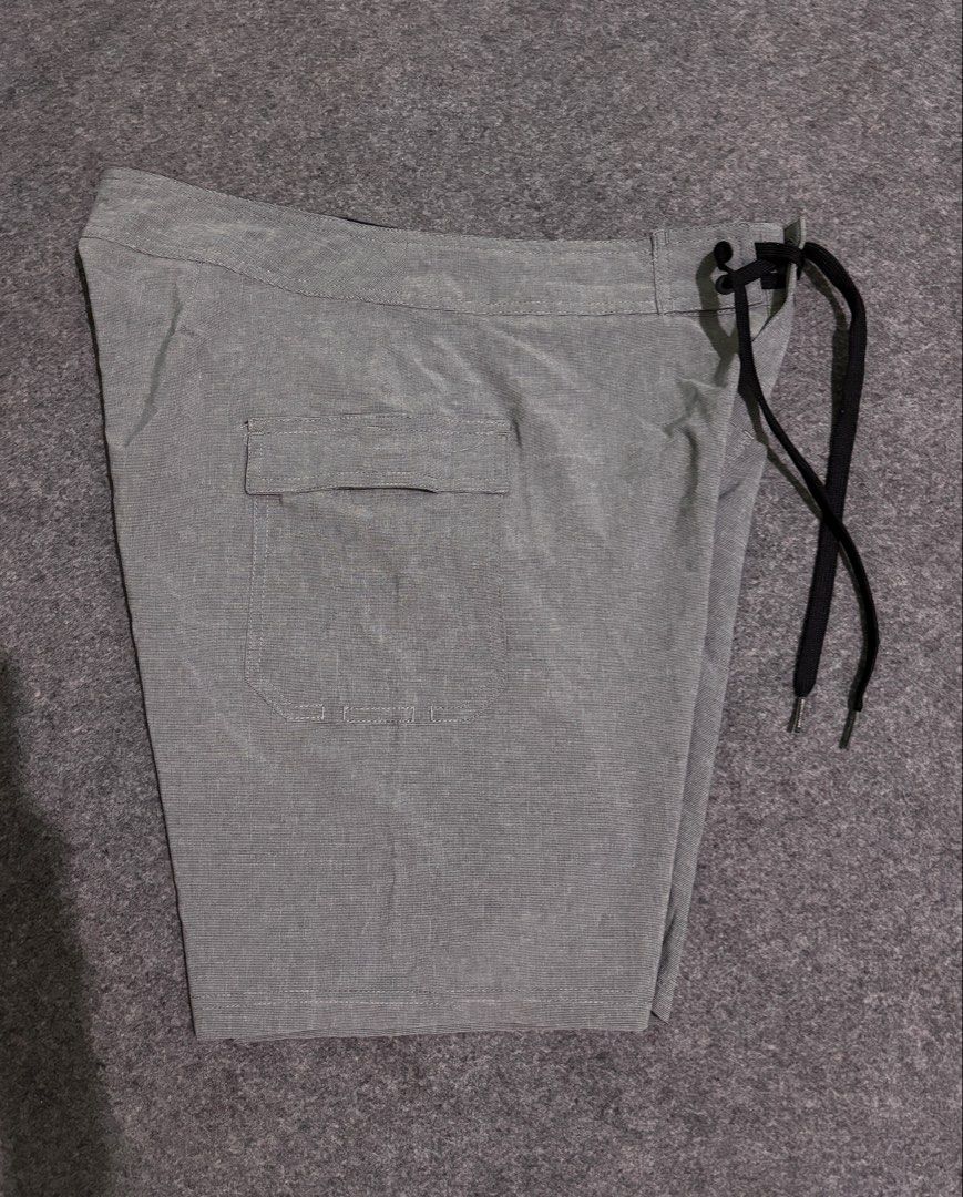 DC boardshorts (Category: Shorts) located in Cebu City. Submitted by suota_co_23 (Listing ID 1470570232, Image 2). Description: DC boardshorts size:30 FRE SHIPPING.